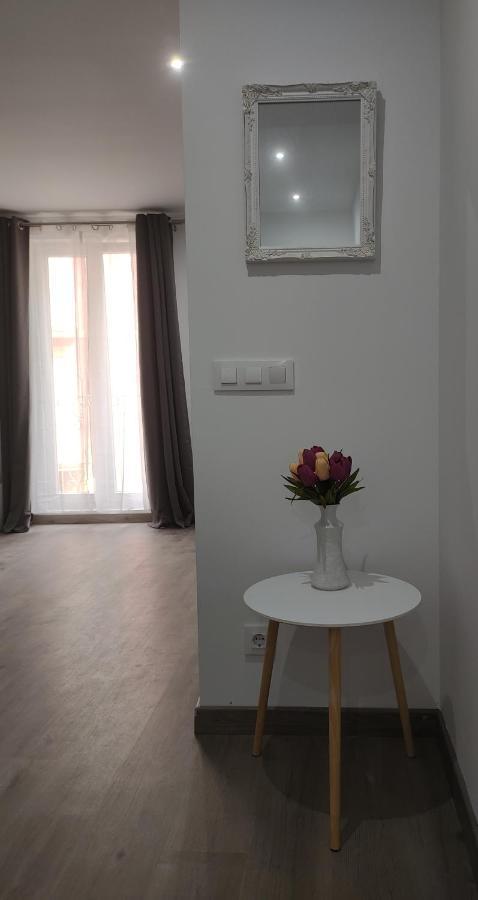 Apartamento Comarca De Haro Luaran gambar