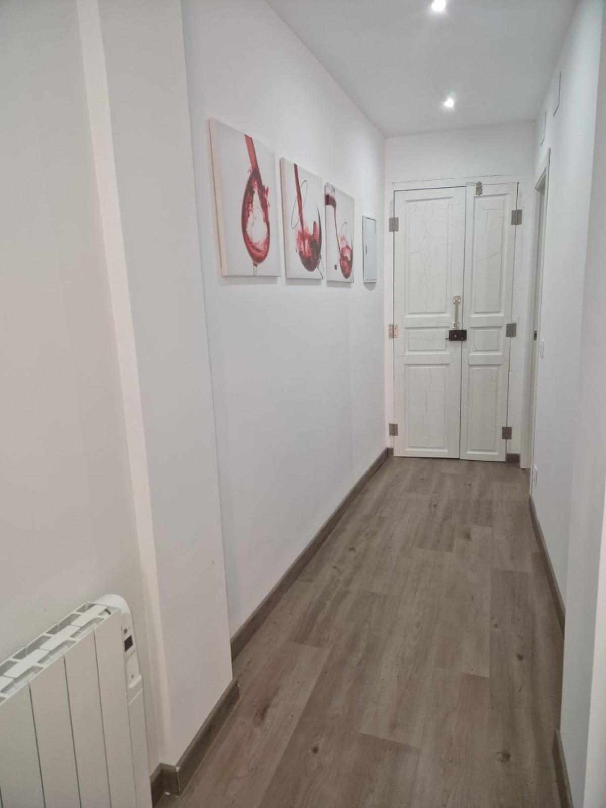 Apartamento Comarca De Haro Luaran gambar
